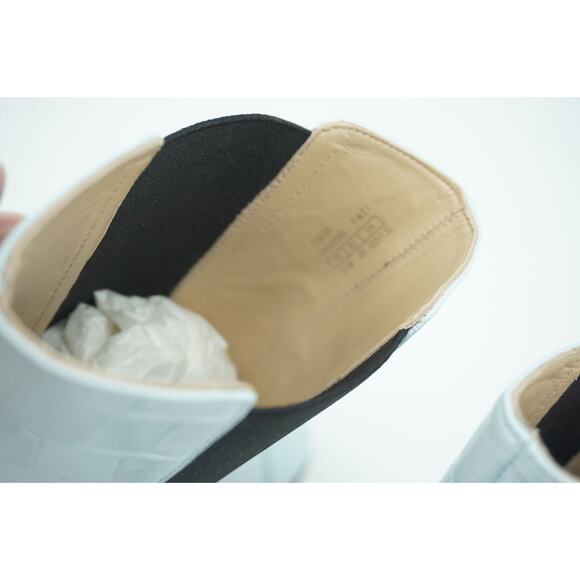 Stuart Weitzman Presley Lug-Sole Croc-Emb Leather Chelsea Boots SZ 8.5 Blue $695 - Picture 9 of 11